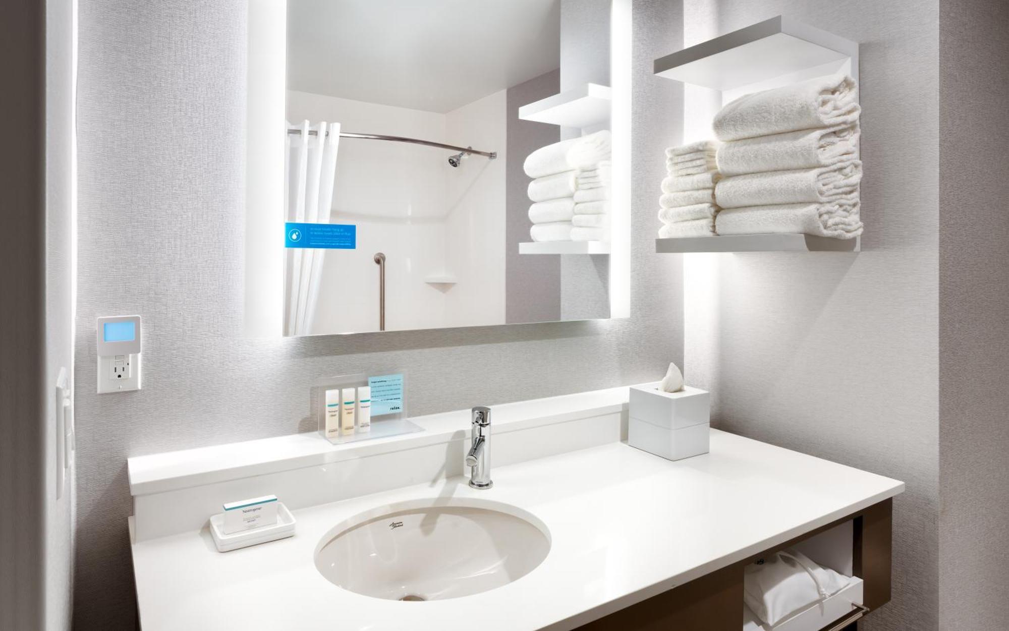 Hampton Inn & Suites Anaheim Resort Convention Center Ngoại thất bức ảnh