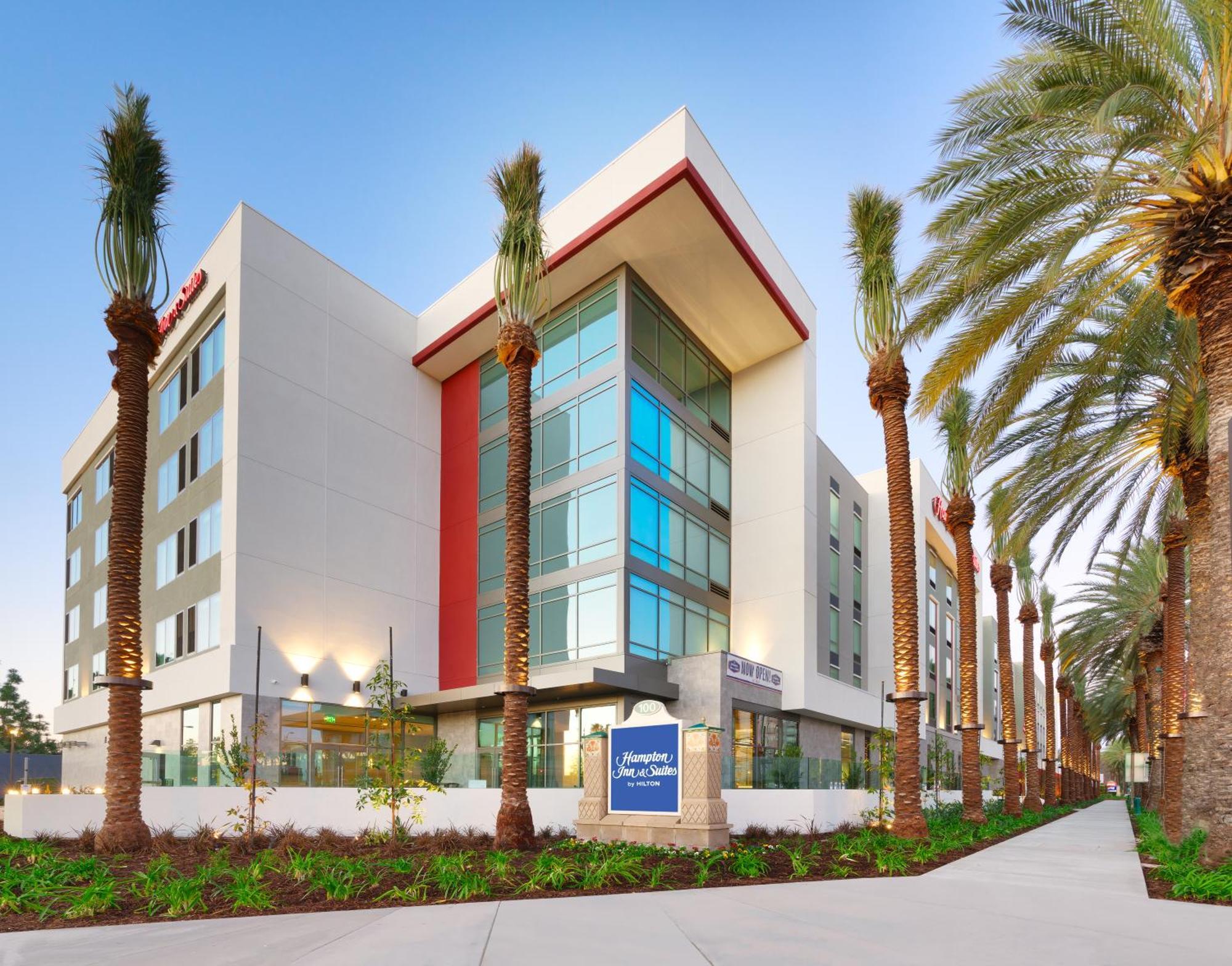 Hampton Inn & Suites Anaheim Resort Convention Center Ngoại thất bức ảnh